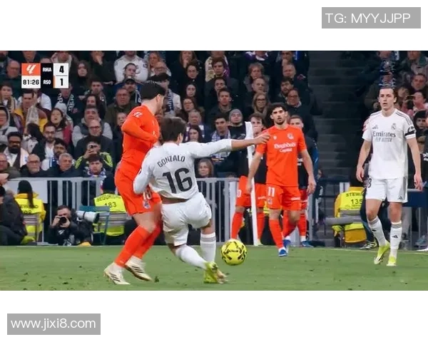 西甲焦点战：拜仁3-0战胜皇马红牌事件引发全场热议与争议